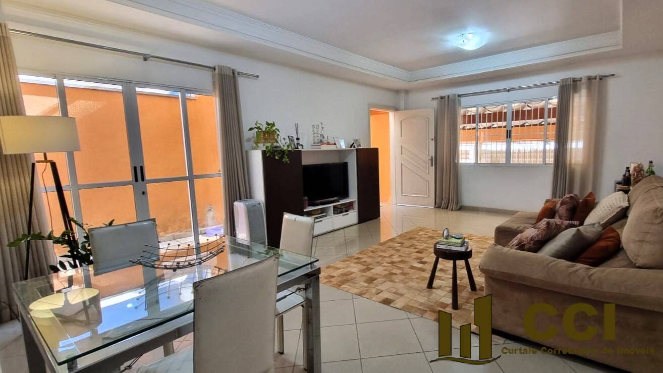 Casa à venda com 3 quartos, 150m² - Foto 1